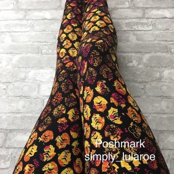 LuLaRoe Pants - LuLaRoe TC Black Floral Leggings